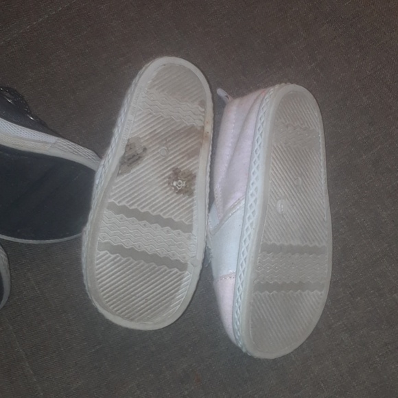 3 pairs of shoes - Picture 7 of 7